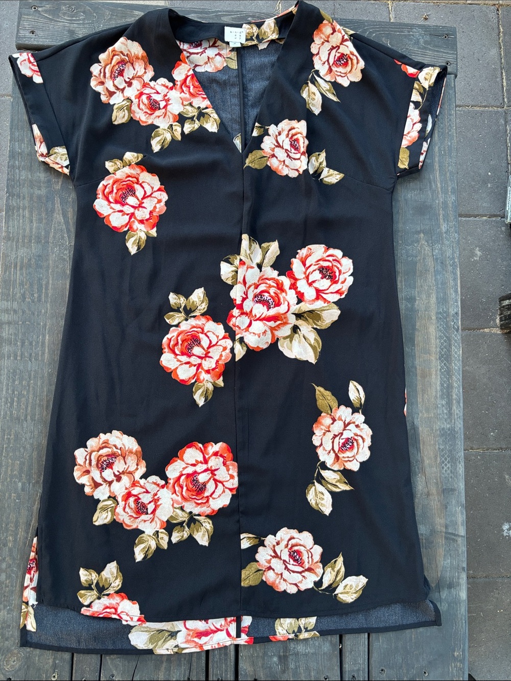 A New Day Floral Shift V-Neck Dress Size M